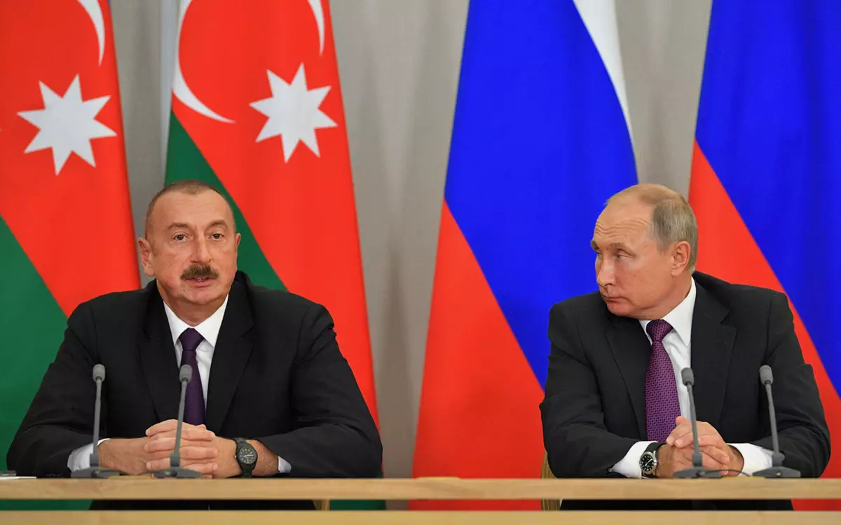 Vladimir Putin İlham Əliyevə zəng edib
