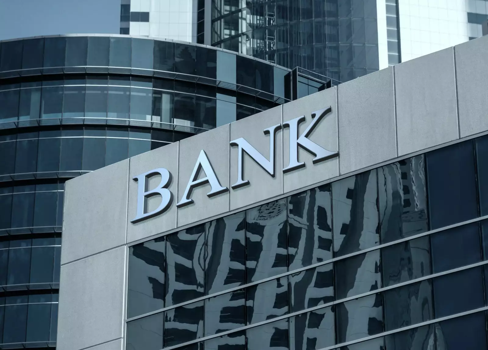 Bankların aktivləri 8%-ə yaxın artıb