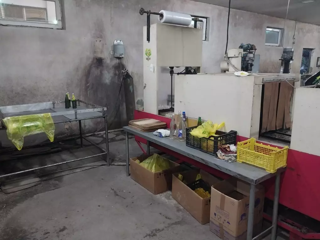 Alkoqolsuz içkilərin emalı müəssisəsinin fəaliyyəti məhdudlaşdırılıb
