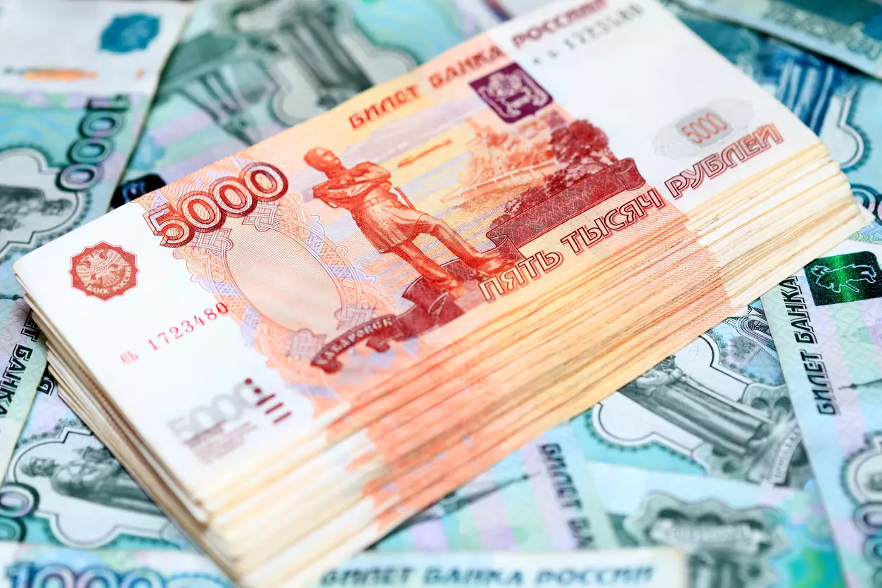 Ötən il Azərbaycanda bankların nağd Rusiya rublu alışı 3 dəfəyə yaxın azalıb