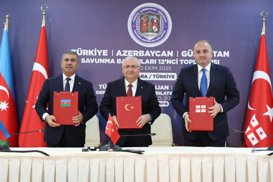 Azərbaycan, Gürcüstan və Türkiyə müdafiə nazirlərinin üçtərəfli görüşü keçirilib