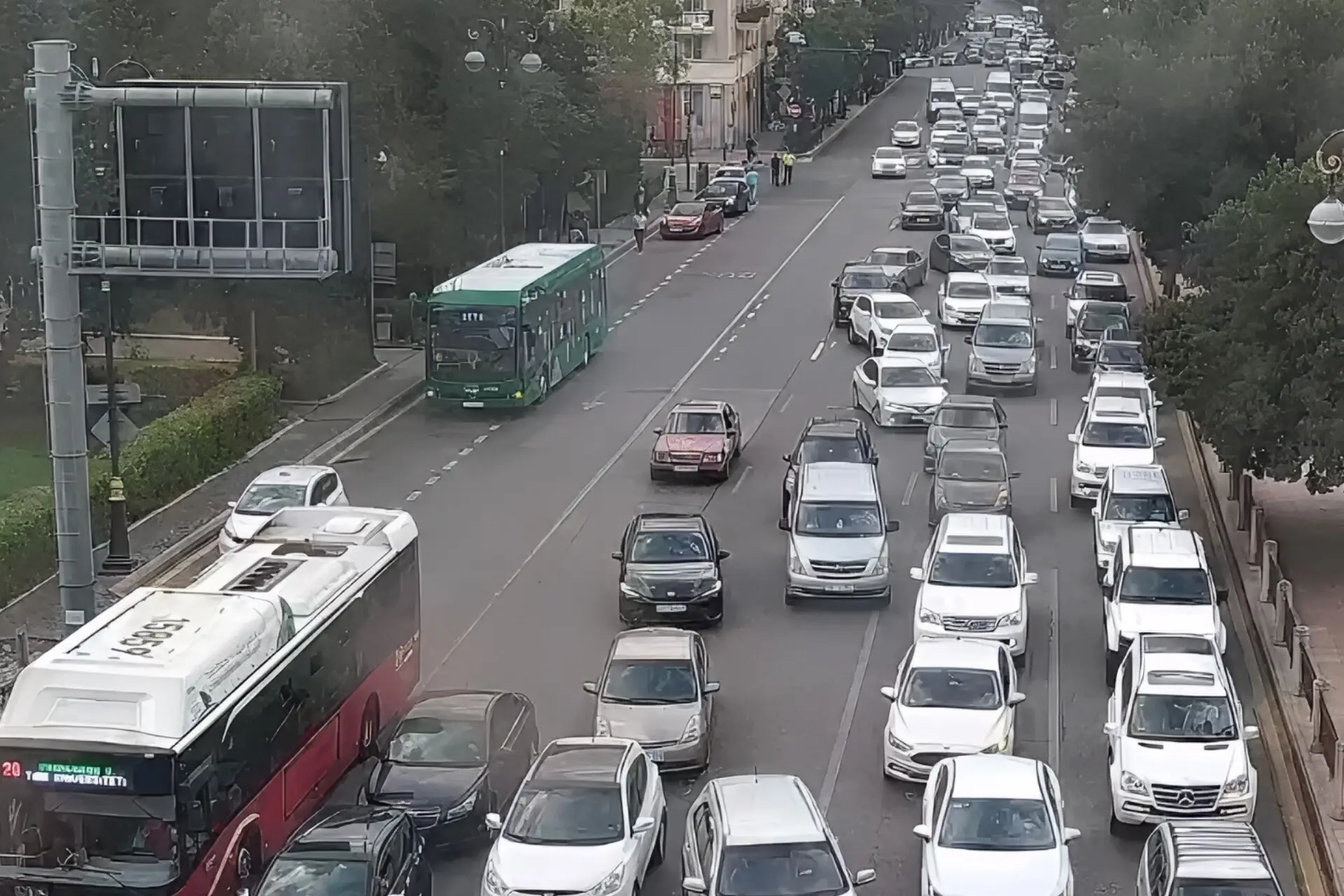 Bakıda hazırda bəzi yollarda sıxlıq müşahidə olunur