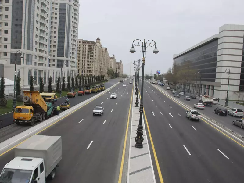 38 küçə və prospekt üzrə svetoforlara “yaşıl dalğa” əmri verilib - SİYAHI