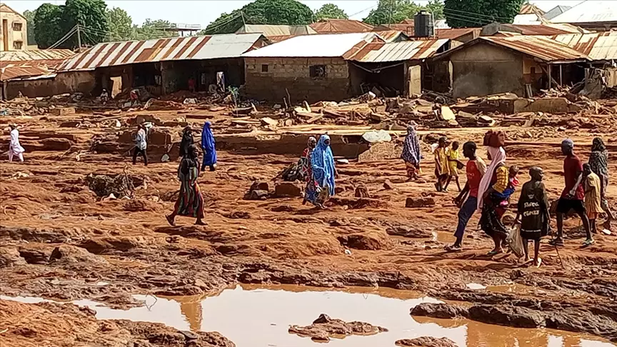 Nigeriyada daşqınlarda 500-dən çox insan itkin düşüb