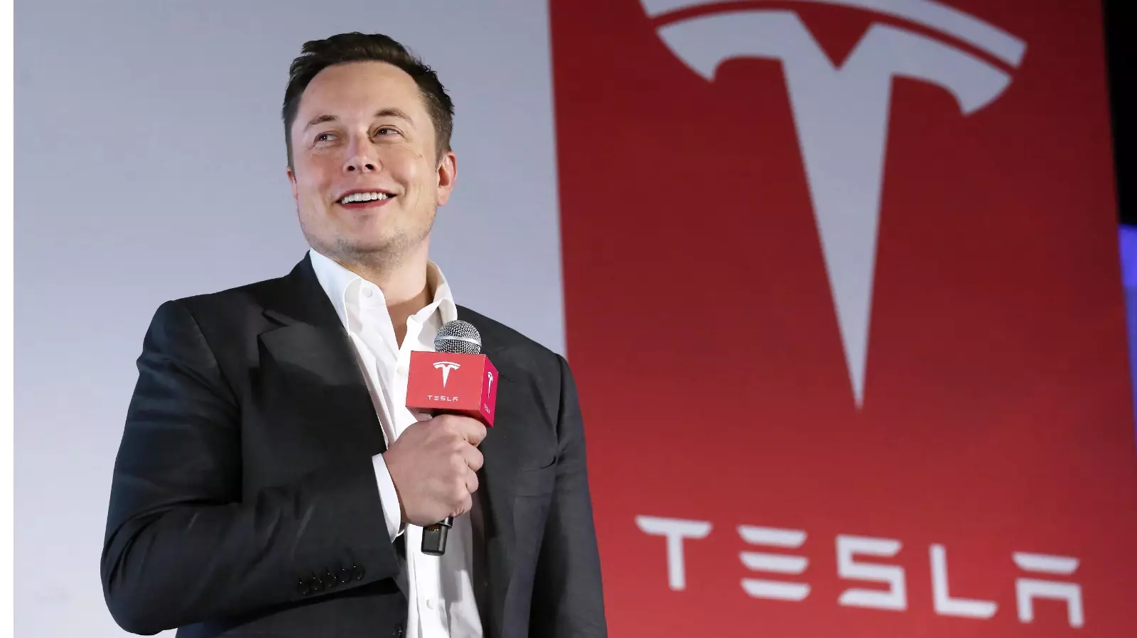 İlon Maskın “siyasi mövqeyi” “Tesla”nın marka dəyərinə xələl gətirdi