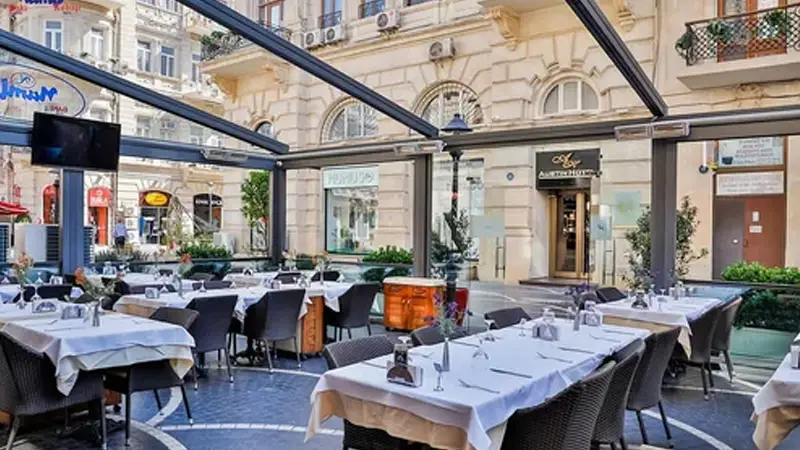 “White House” restoranında oğurluq olub