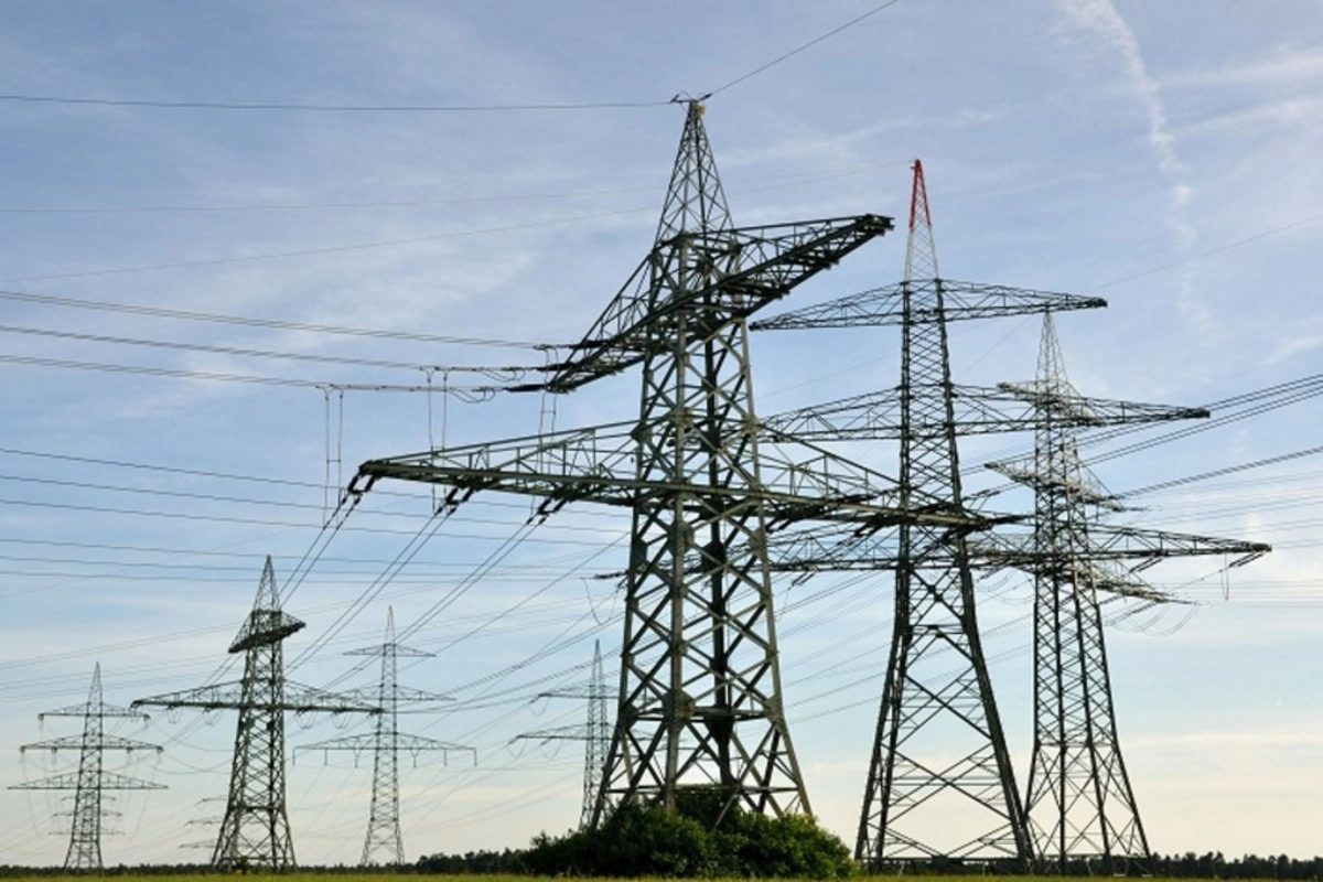 Obyektin ərazisinə düşən elektrik xətlərinin köçürülməsi 18 mln. manata başa gələcək