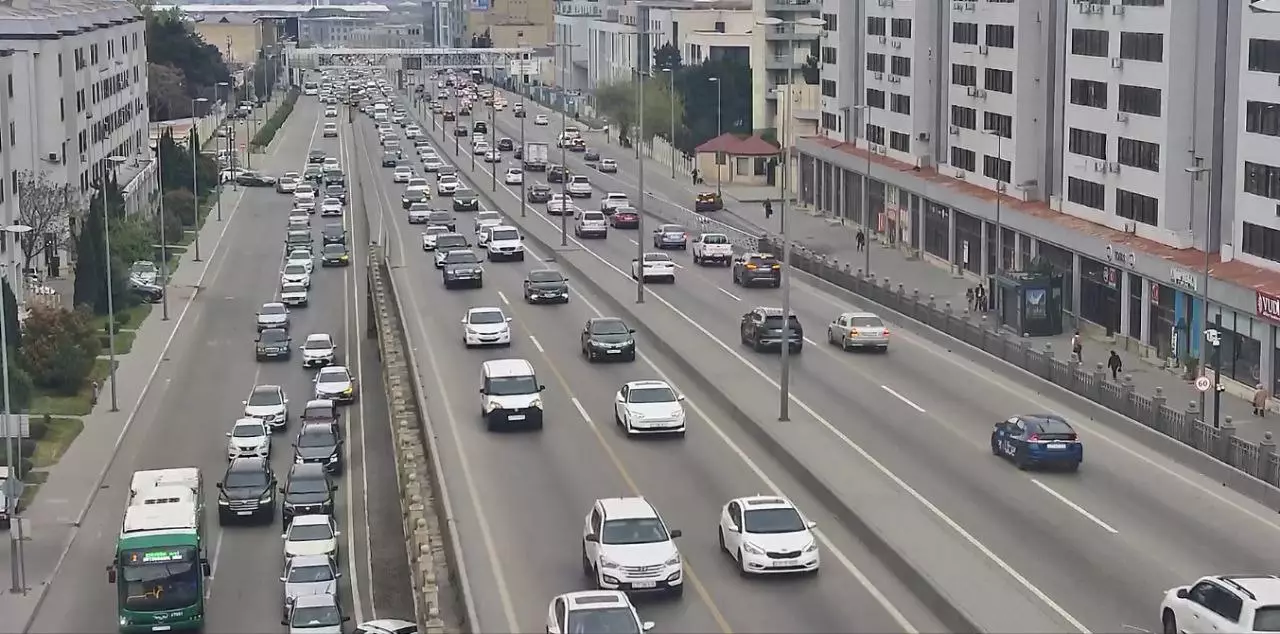 Bakıda hazırda bəzi yollarda sıxlıq müşahidə olunur