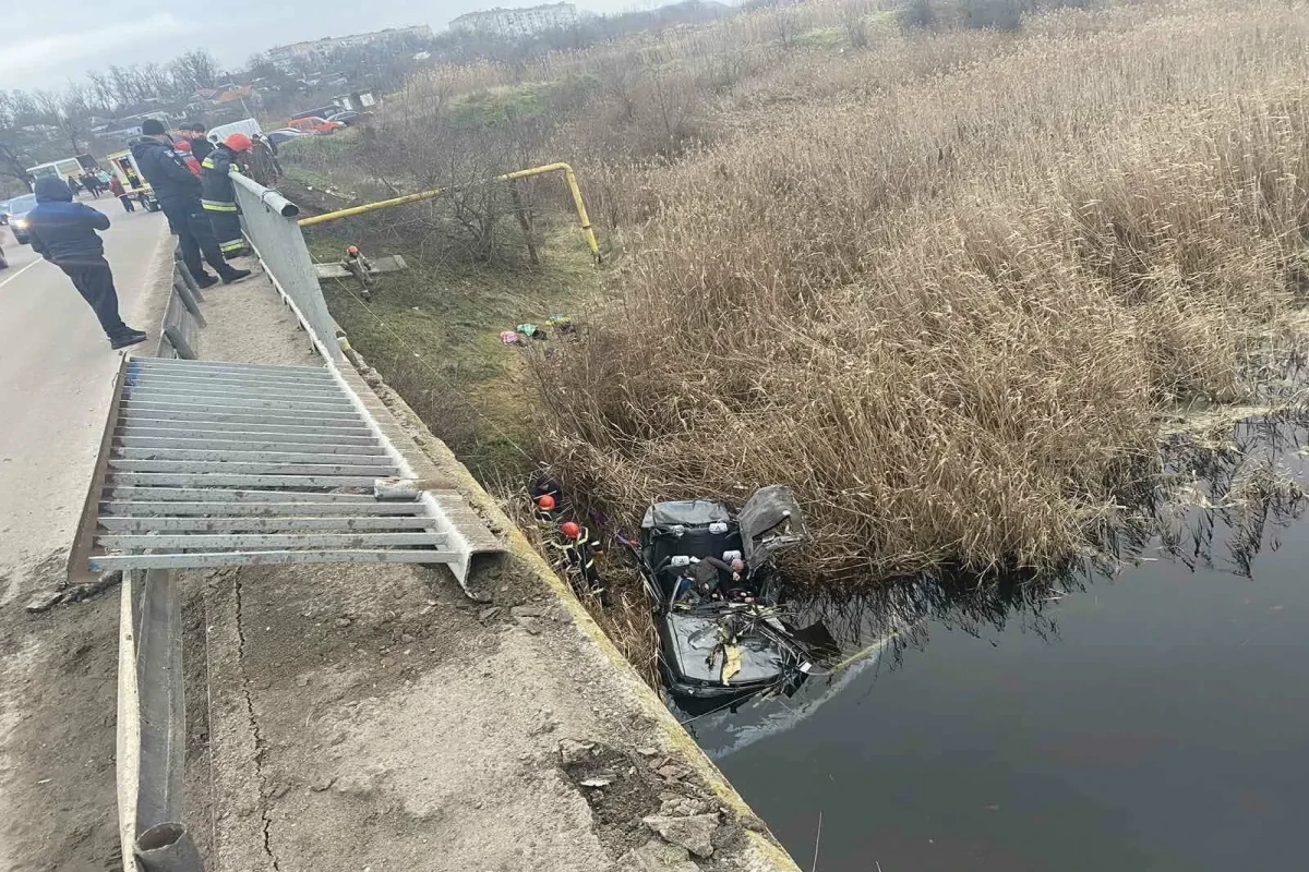İsmayıllıda avtomobil körpüdən aşaraq yanıb
