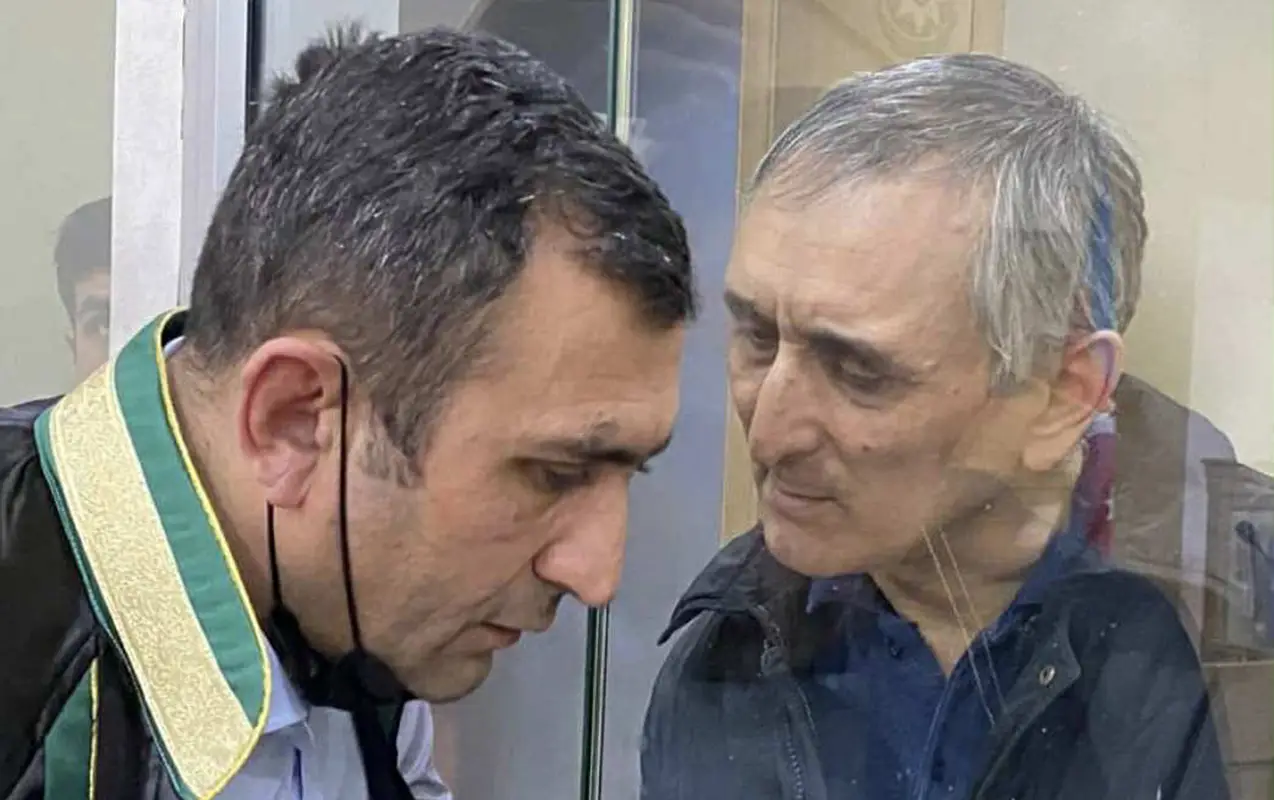 Tanınmış vəkilin fəaliyyəti dayandırılıb - FOTO