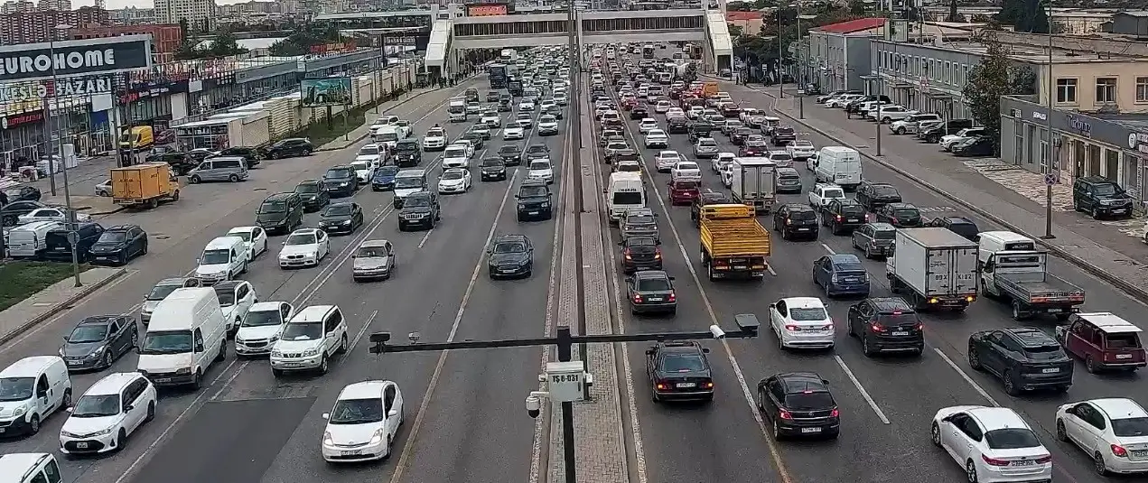 Bakıda sıxlıq olan yollar - SİYAHI