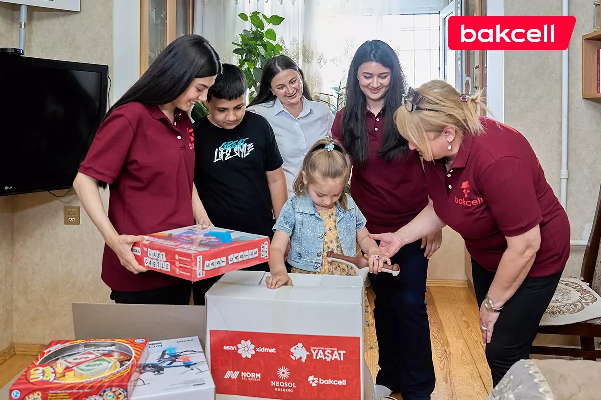 “Bakcell” “YAŞAT” Fondunun “Hədiyyə Karvanı” layihəsinə qoşulub