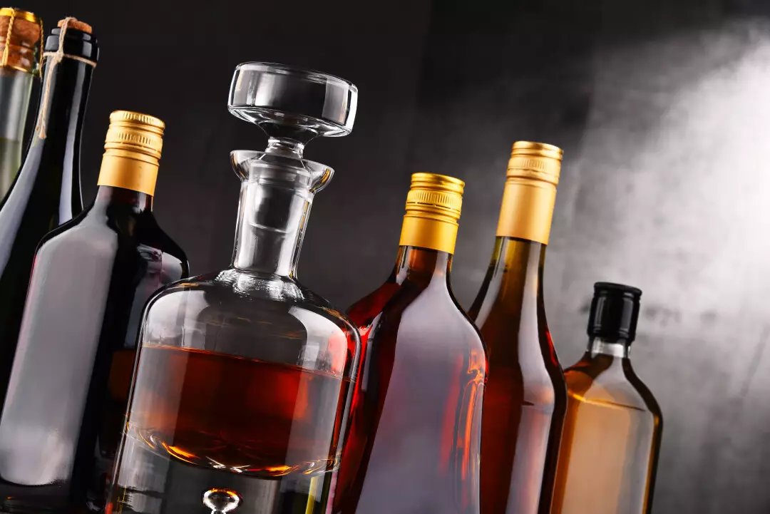 Alkoqollu içkilərin müəyyən edilmiş minimum qiymətdən aşağı qiymətə satılmasına görə yeni cərimə müəyyən edilir