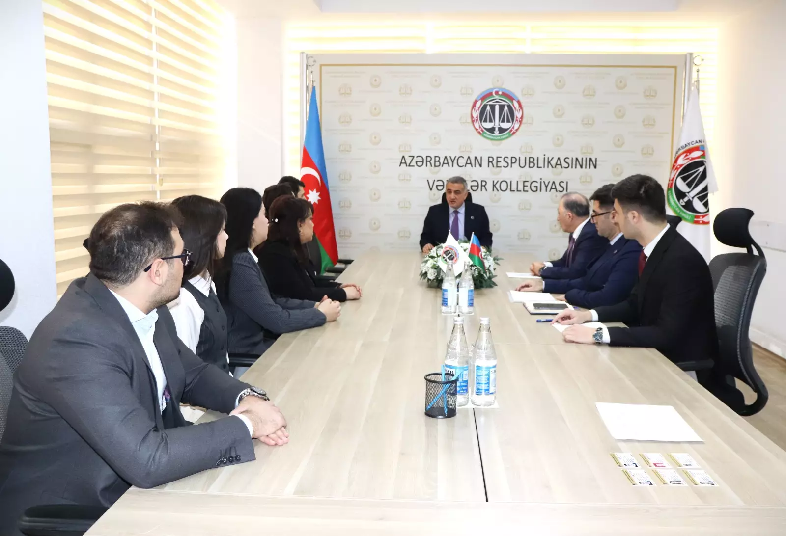 Vəkillər Kollegiyasının rəhbərliyi işə yeni qəbul edilən vəkil köməkçiləri ilə görüşüb - FOTO