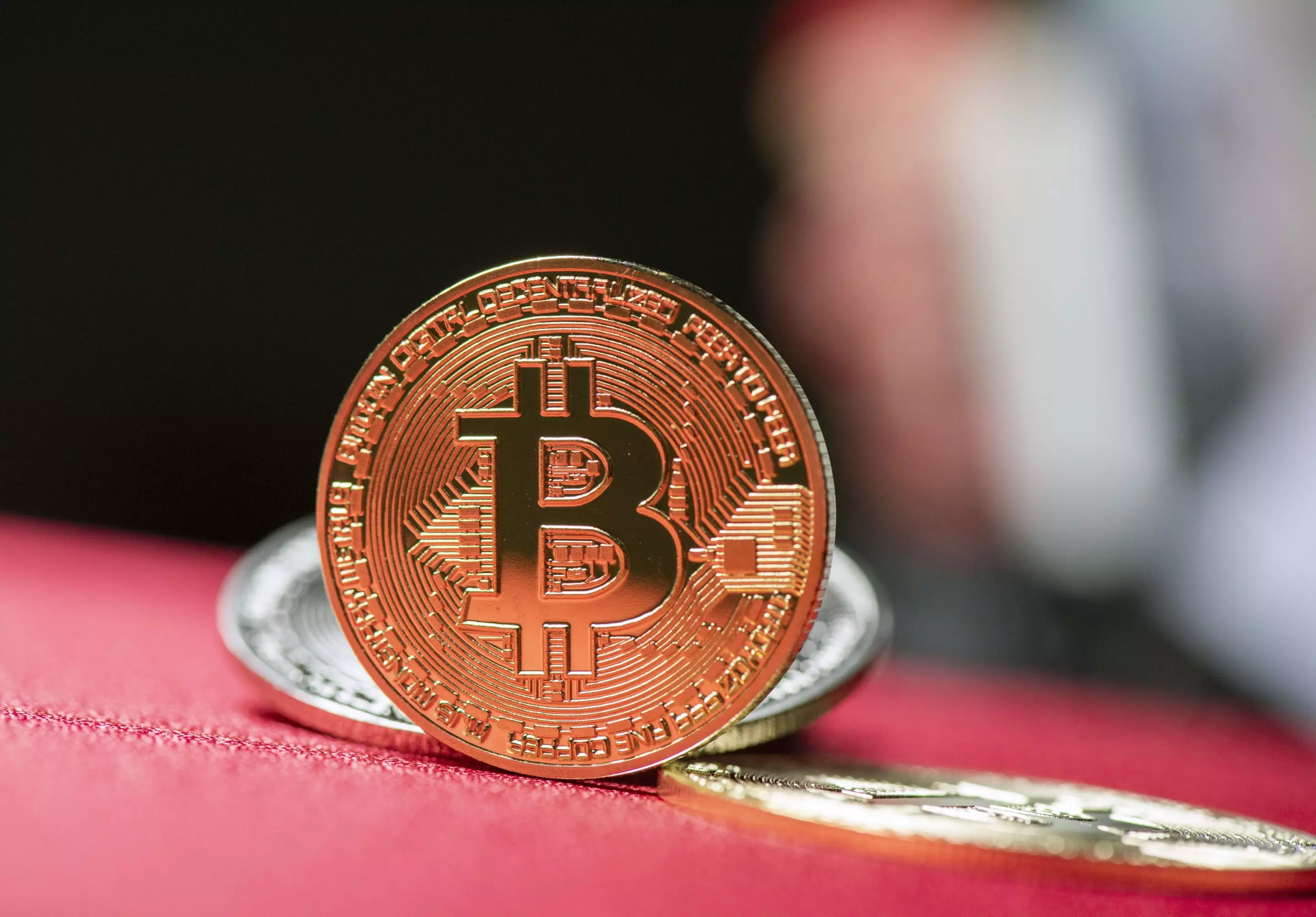 Bitkoin 100 min dollara çatdıqdan sonra dəyərini itirəcək?