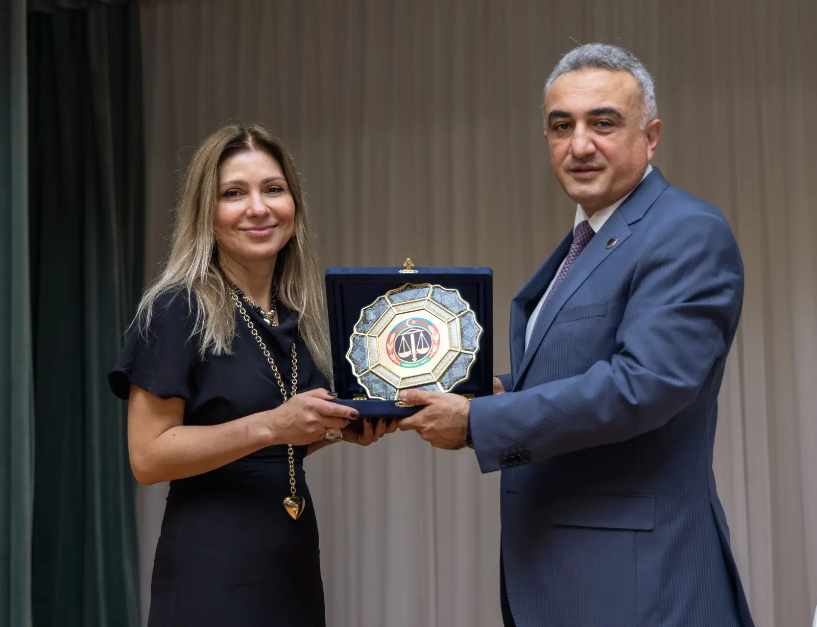 Anar Bağırov Dünya Məktəbinin şagirdləri ilə görüşüb - FOTO