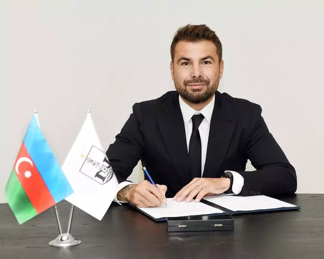 Adrian Mutu rəsmən "Neftçi"də