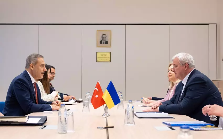 Türkiyə və Ukrayna XİN başçıları Brüsseldə görüşüb
