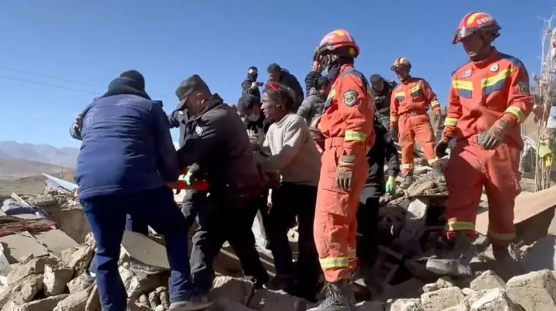 Çin ordusu Tibetdəki fəlakət zonasına 2 min əsgər göndərib