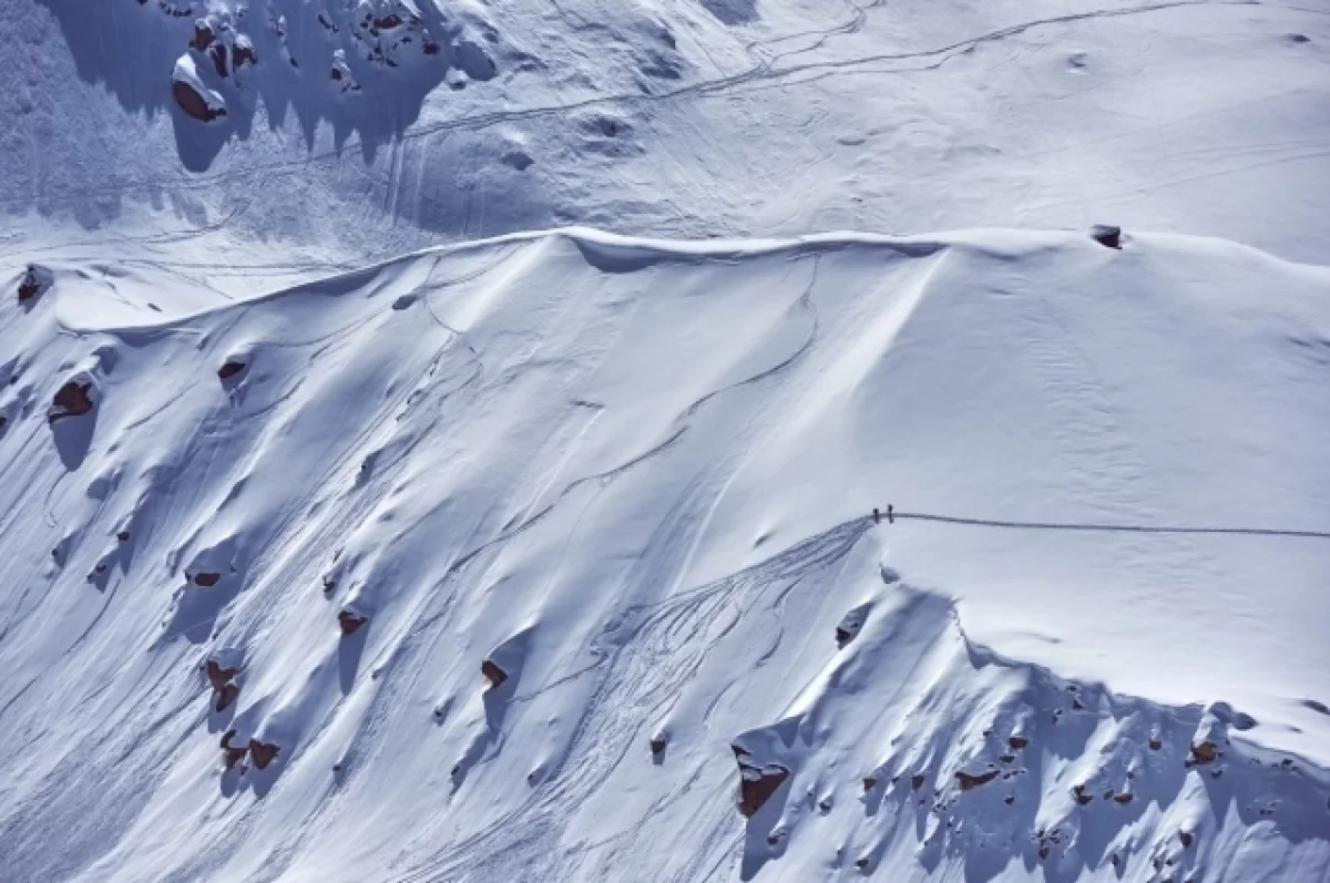 İtaliyada qar uçqununda ata və qızı da daxil olmaqla beş alpinist həlak olub