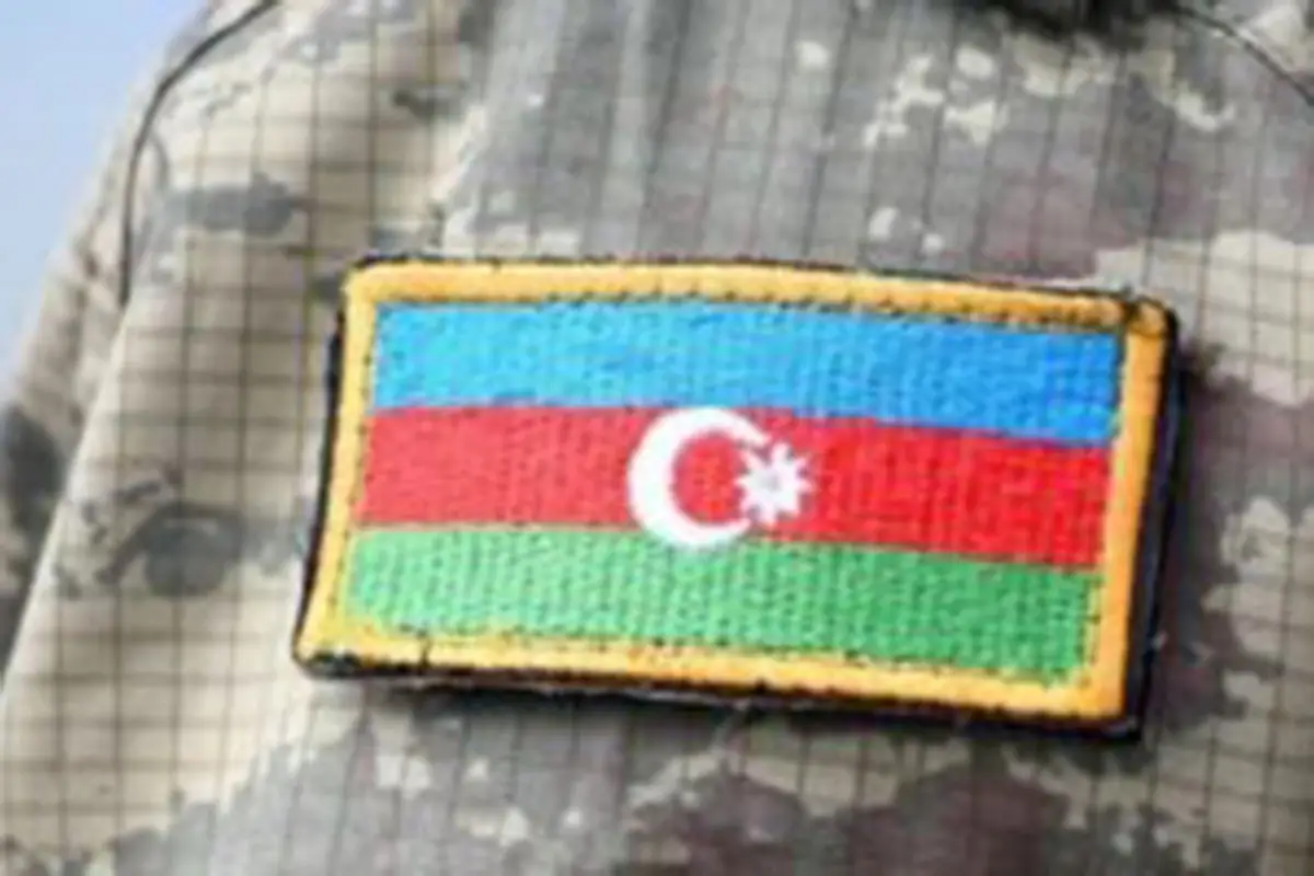Zabitlərin dinc dövrdə həqiqi hərbi xidmət müddəti 6 ay azaldılır