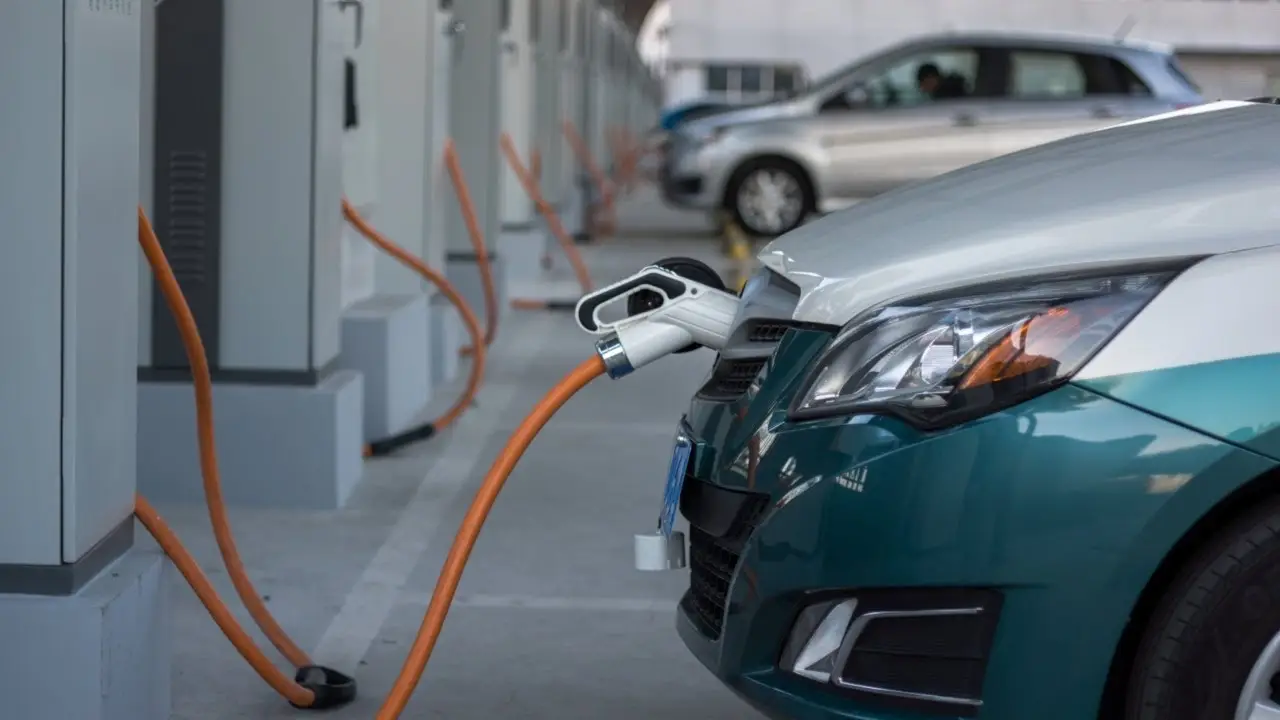 Cəmiyyətin elektromobillərə marağı yoxdur – Komitə sədri