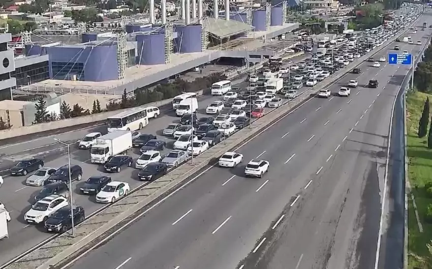 Bakının bir sıra yollarında tıxac müşahidə edilir