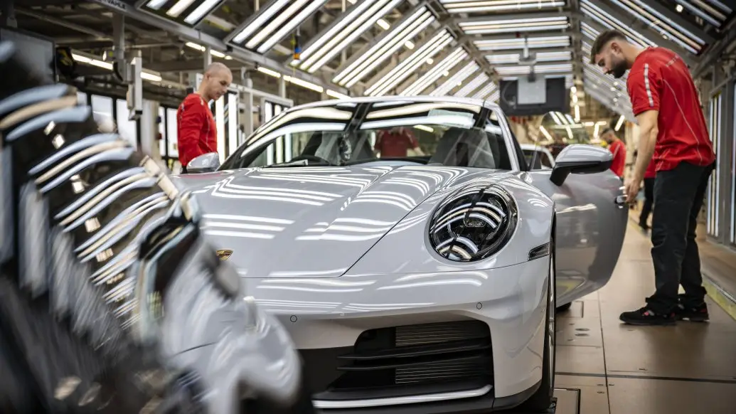 “Porsche” ilin üçüncü rübündə milyard avro zərər edib