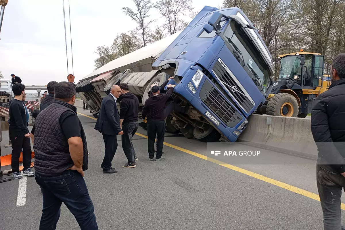 Masallıda "TIR" aşıb, Ələt-Astara magistralında hərəkət çətinləşib