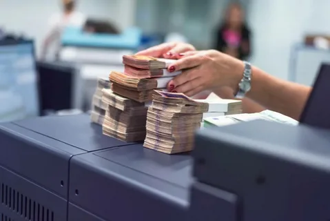 AMB: Bank sektorunun valyuta mövqeyi prudensial tələblər çərçivəsindədir