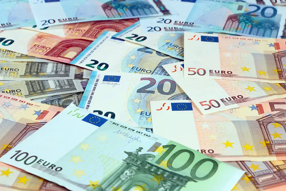 Aİ ölkələrinin hərbi xərcləri 300 milyard avronu ötüb