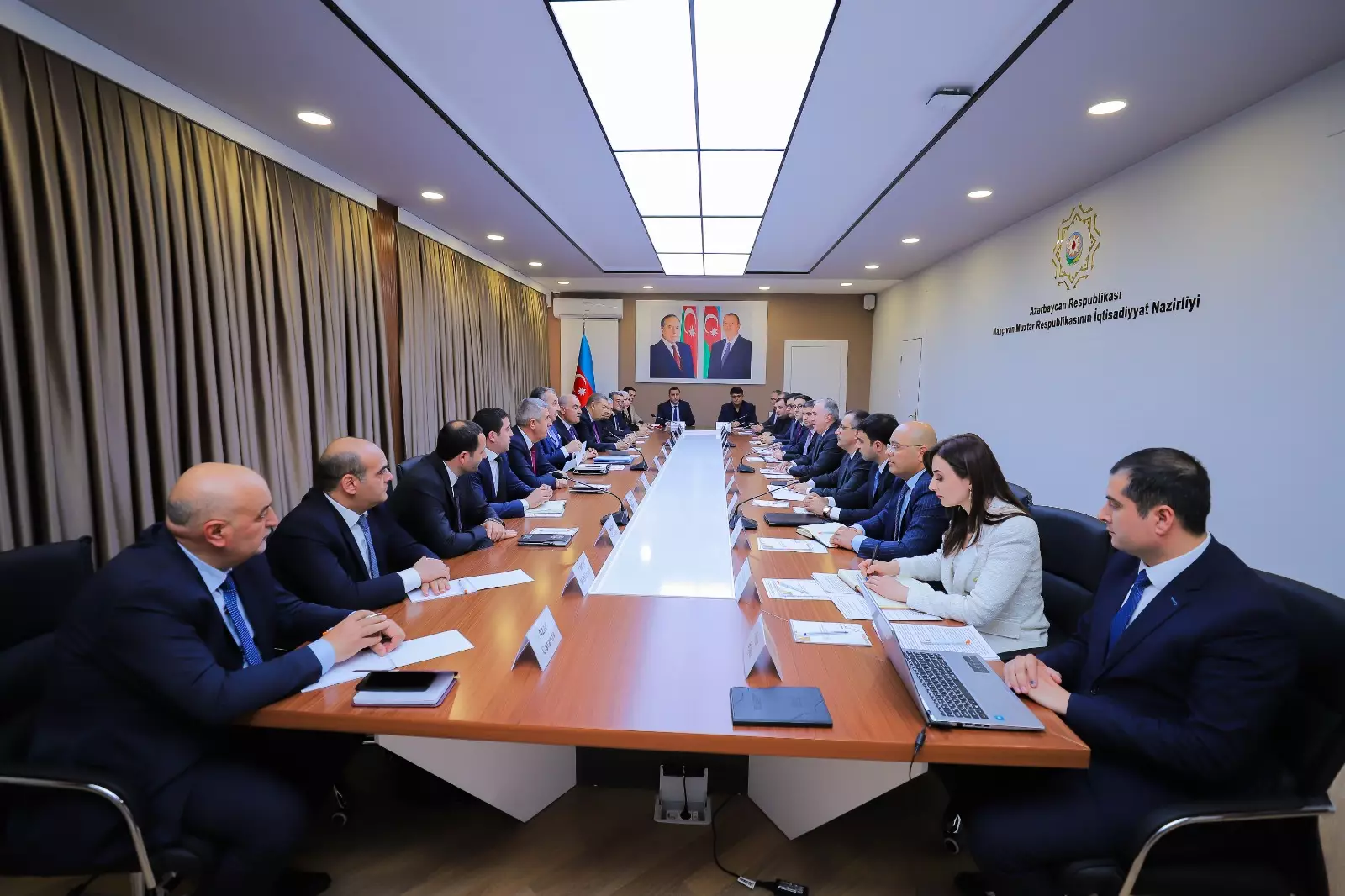 Naxçıvanda sahibkarlarla mövcud vəziyyət və perspektivlər müzakirə olunub - FOTO