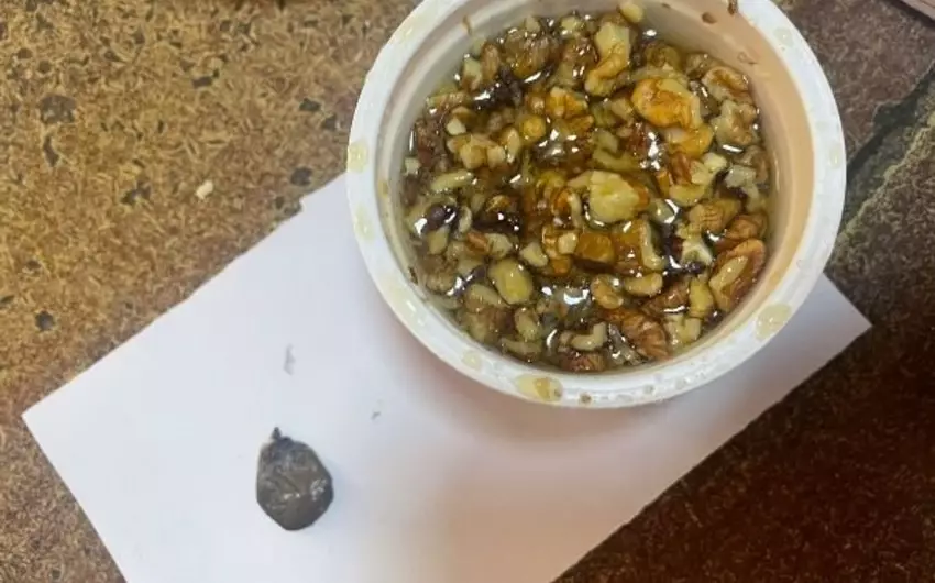 Ana həbsdə olan oğlu üçün narkotik keçirmək istədi