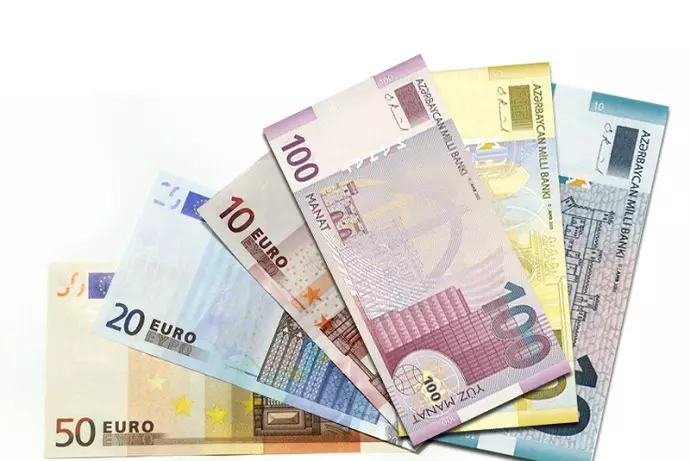 Avro manat qarşısında ucuzlaşır