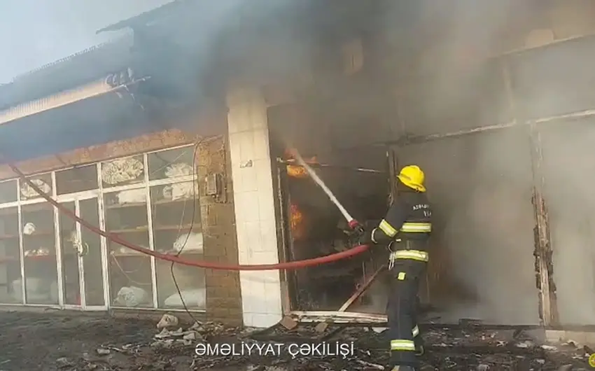 Sabirabadda mərkəzi bazarda yanğın olub- VİDEO