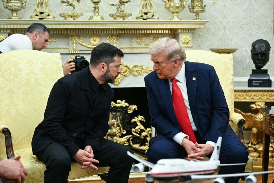 Tramp: Zelenski Rusiya ilə müqavilə imzalamalı olacaq
