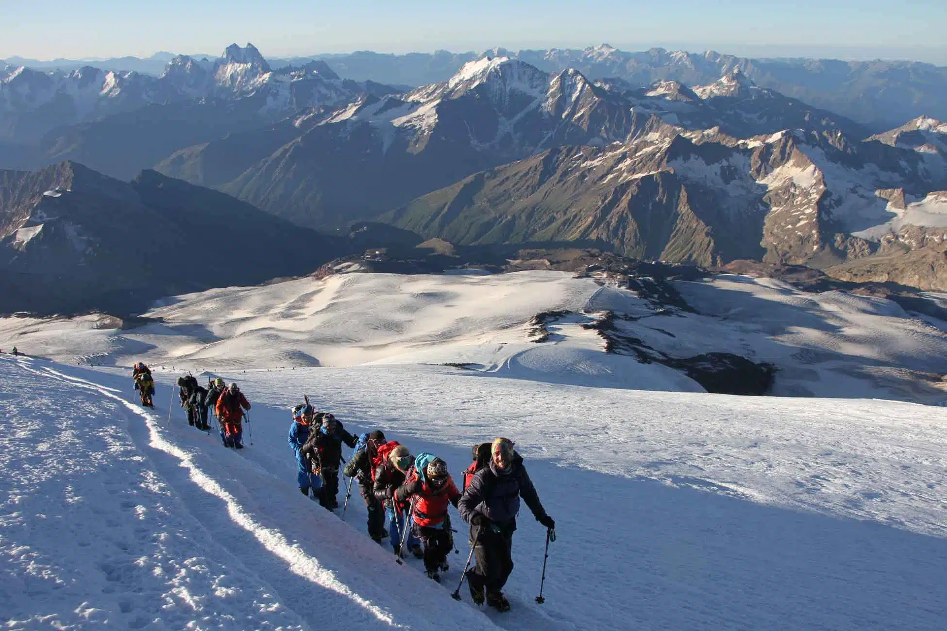 Elbrus dağında itkin düşən turistlərdən xəbər var