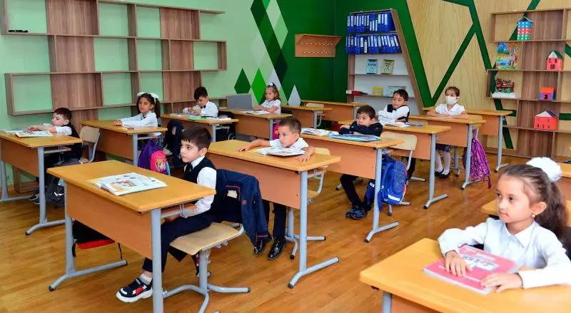 Məktəblərin I sinif üzrə boş qalan yerlərinə prioritetsiz qəbul aparılacaq