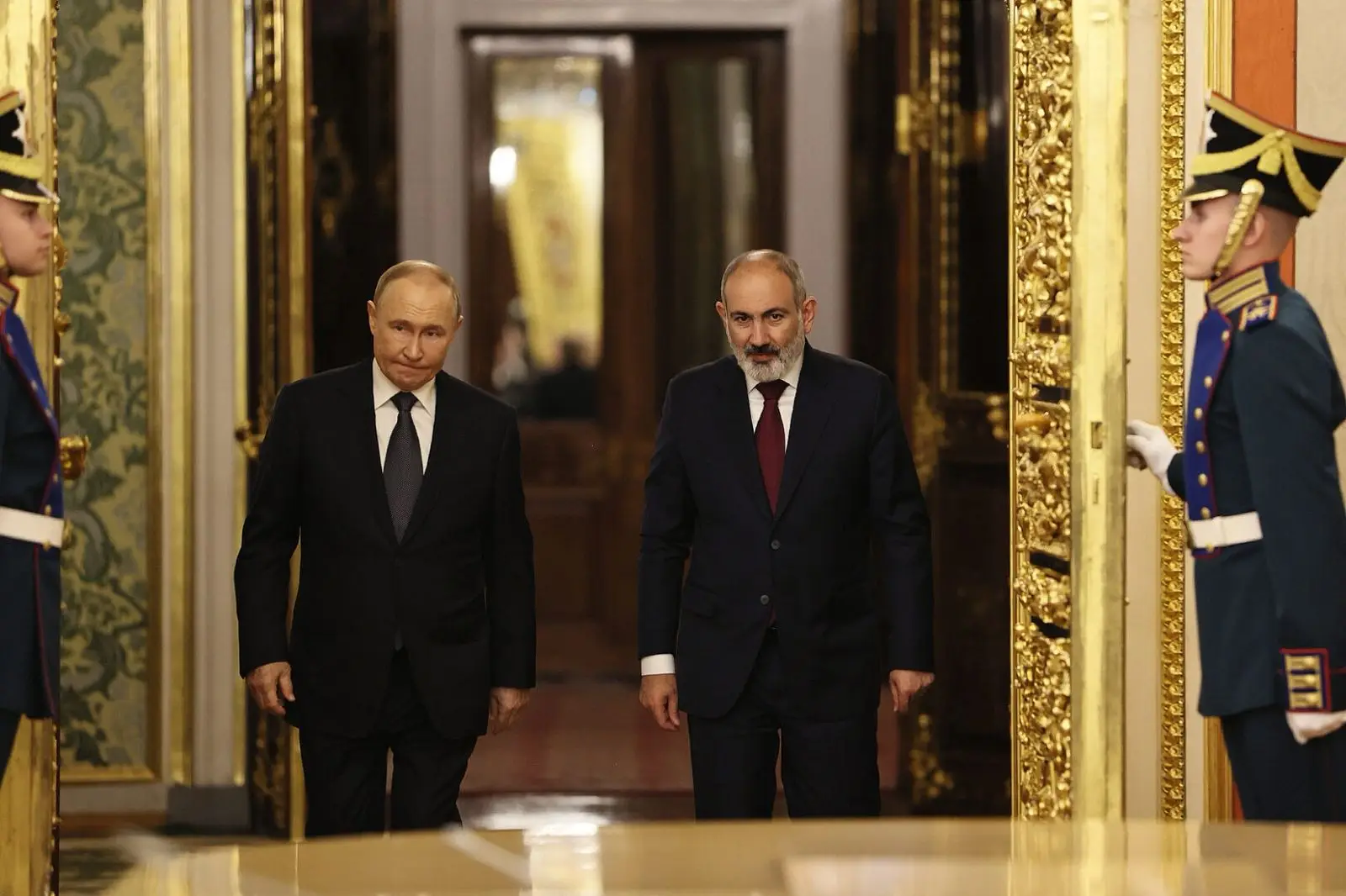 Putin və Paşinyan arasında telefon danışığı baş tutub