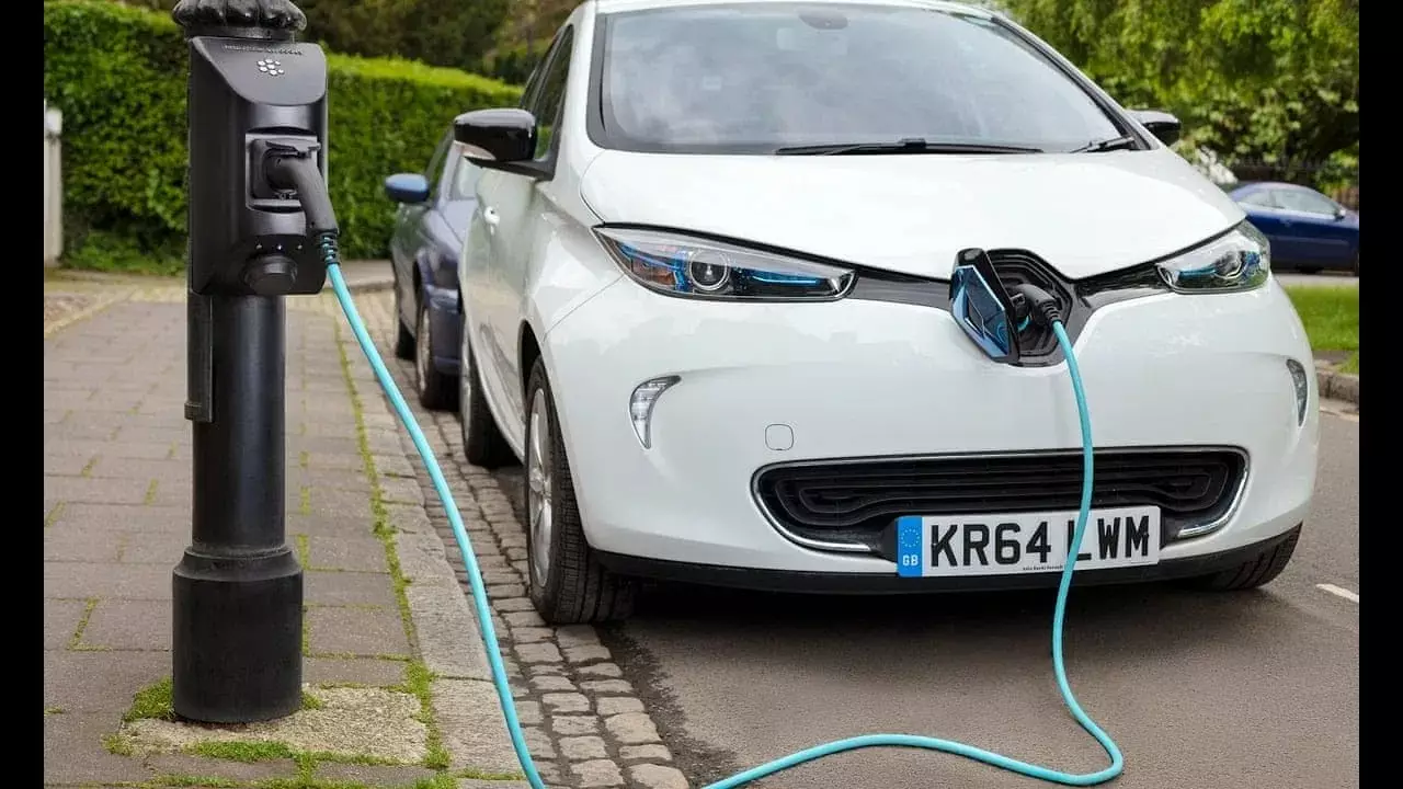 Azərbaycanın elektrikli avtomobil idxalına çəkdiyi xərc 32% azalıb