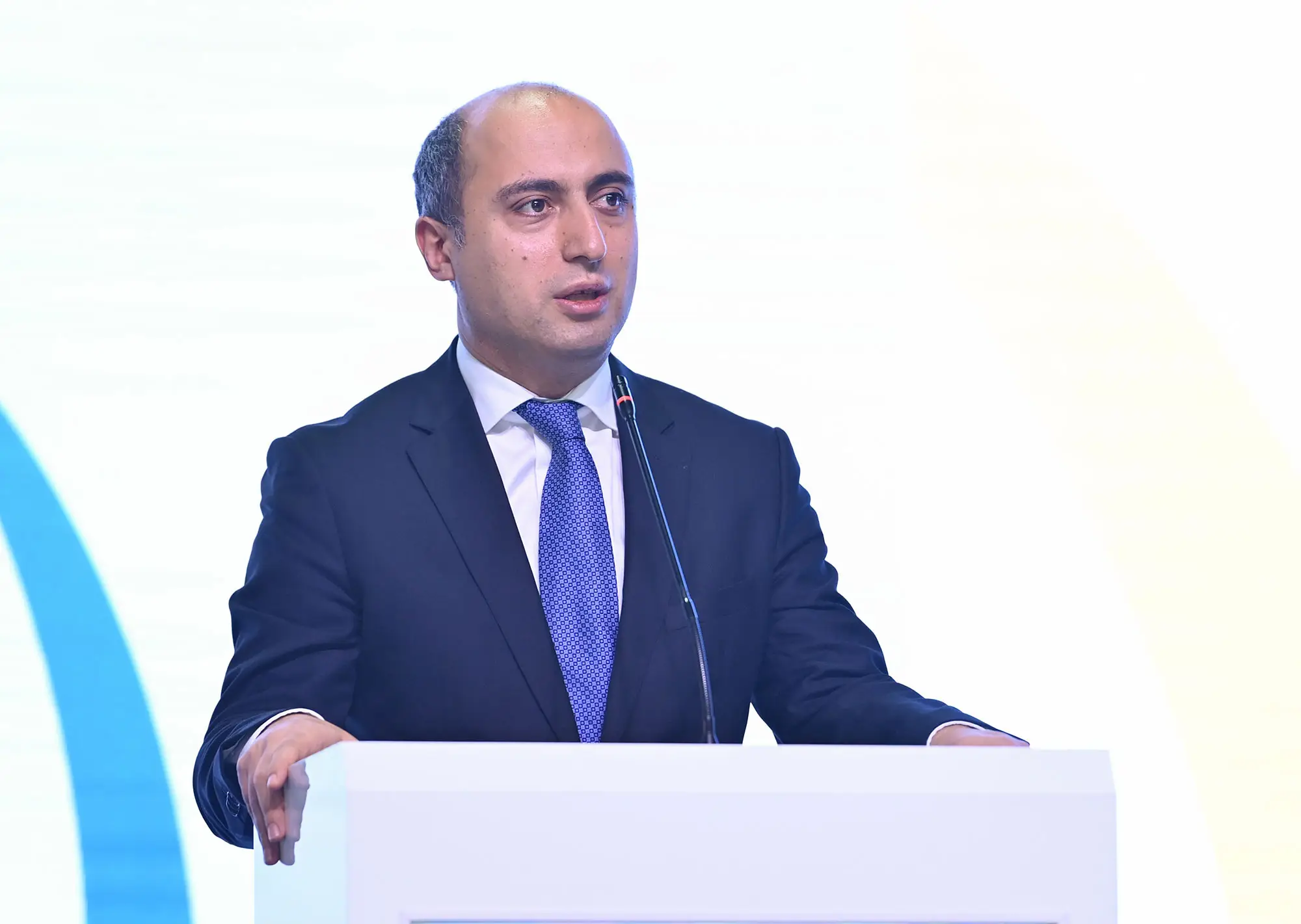 Məktəblərin ixtisarı davam edəcək – Nazir
