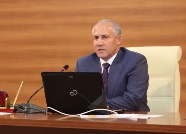 Sabiq nazirin borc içində üzən şirkəti 7 milyonluq tenderin qalibi oldu