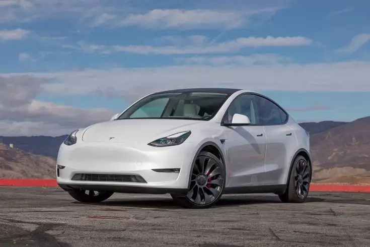 "Tesla" 172 avtomobilini geri çağırır