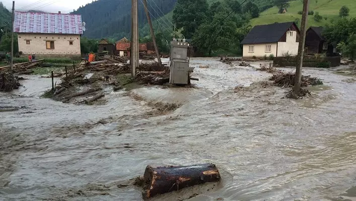 Bu rayonlarda qəzalı vəziyyətə düşmüş evlər yenidən inşa olunacaq