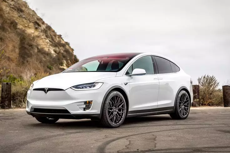 "Tesla" bu avtomobilinin qiymətini artırdı
