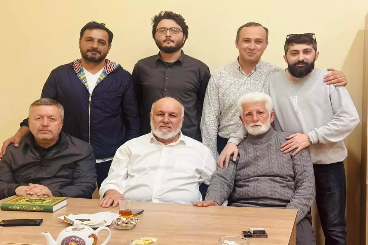 "Ayıq sürücü" filminin aktyor heyəti Buzovnada bir qrup sakinlə görüşüb