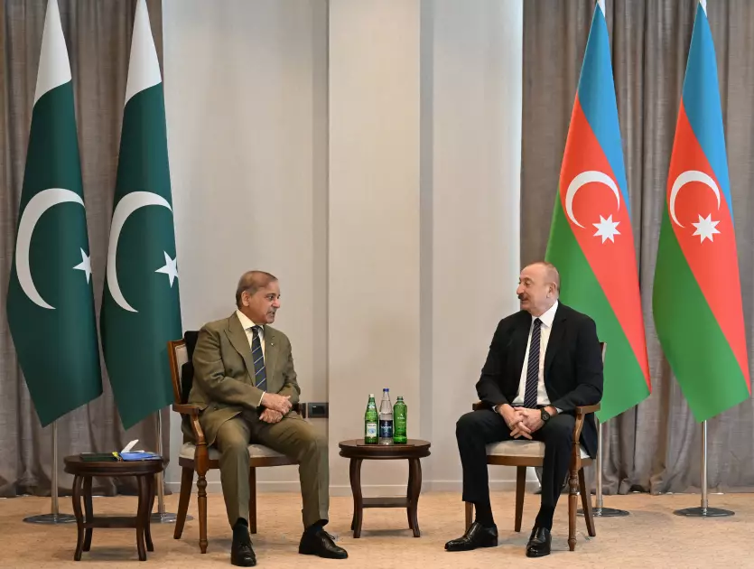 Laçında Prezident İlham Əliyevin Pakistanın Baş naziri ilə məhdud tərkibdə görüşü keçirilib - YENİLƏNİB (FOTO)