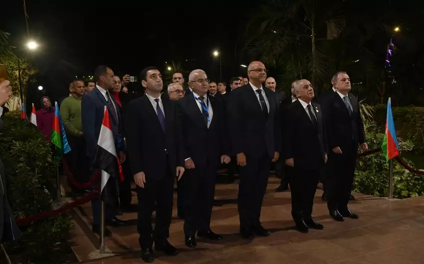 Əli Əsədov Misirdə Ümummilli Lider Heydər Əliyevin xatirəsini yad edib - FOTO