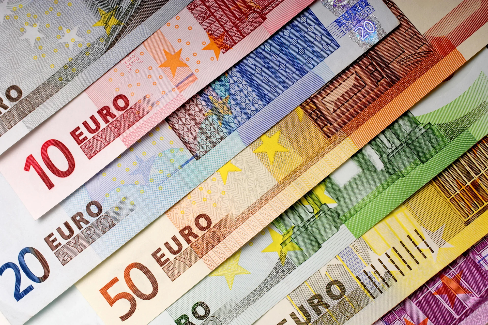 Aİ Ukraynada hərbi istehsalın inkişafına 1 milyard avro sərmayə qoyacaq