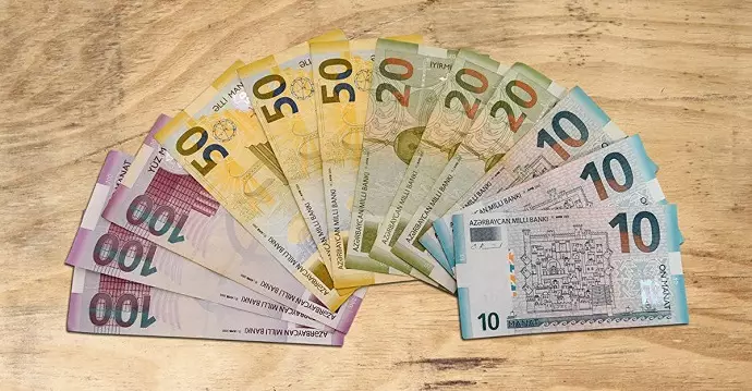 Manat hansı valyutalar qarşısında bahalaşıb?